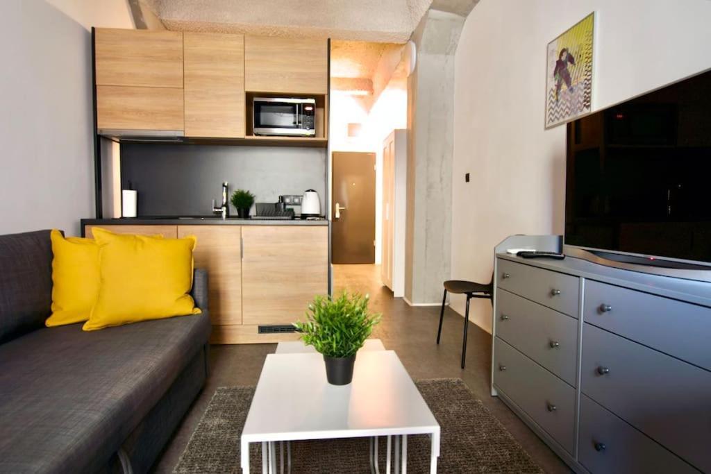 Studio Apartment By Hi5- Rottenbiller Apartment Budapest Eksteriør bilde