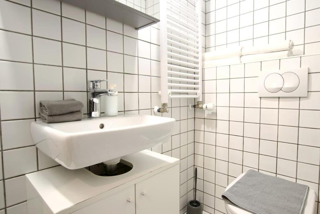 Studio Apartment By Hi5- Rottenbiller Apartment Budapest Eksteriør bilde
