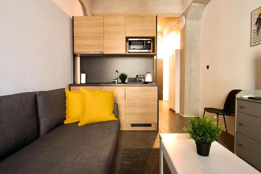 Studio Apartment By Hi5- Rottenbiller Apartment Budapest Eksteriør bilde