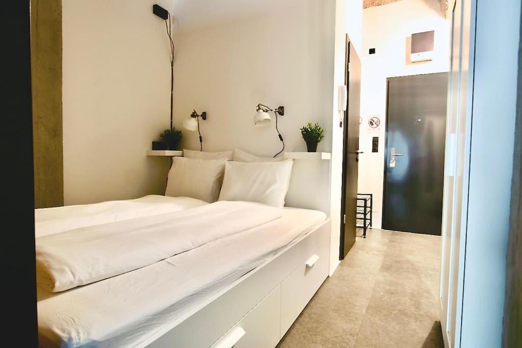 Studio Apartment By Hi5- Rottenbiller Apartment Budapest Eksteriør bilde